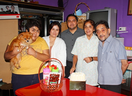 Members of the Malhotra family held a little celebration at Massic Travel to wish Jasmeet Malhotra a very happy birthday. (l-r) Vicky, Kwang, Prince, Jasmeet and Marlowe.